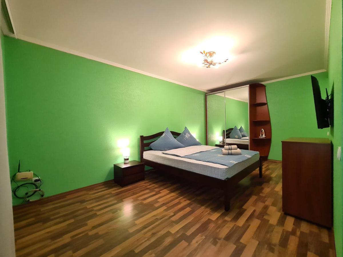 Zaporizhia 1-Room View Apartment Near Inturist On Sobornyi Avenue 143, By Grandhome المظهر الخارجي الصورة